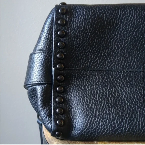 Like New RARE Coach Swagger 37 Satchel Ombré Rivets in black leather - Picture 5 of 14